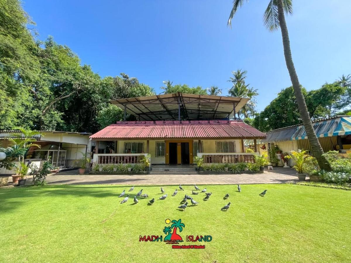 Villa By The Sea Mumbai Bagian luar foto