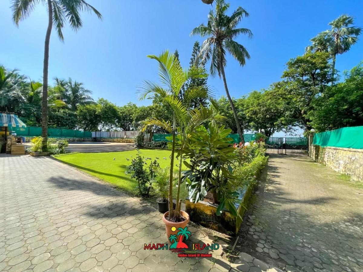 Villa By The Sea Mumbai Bagian luar foto