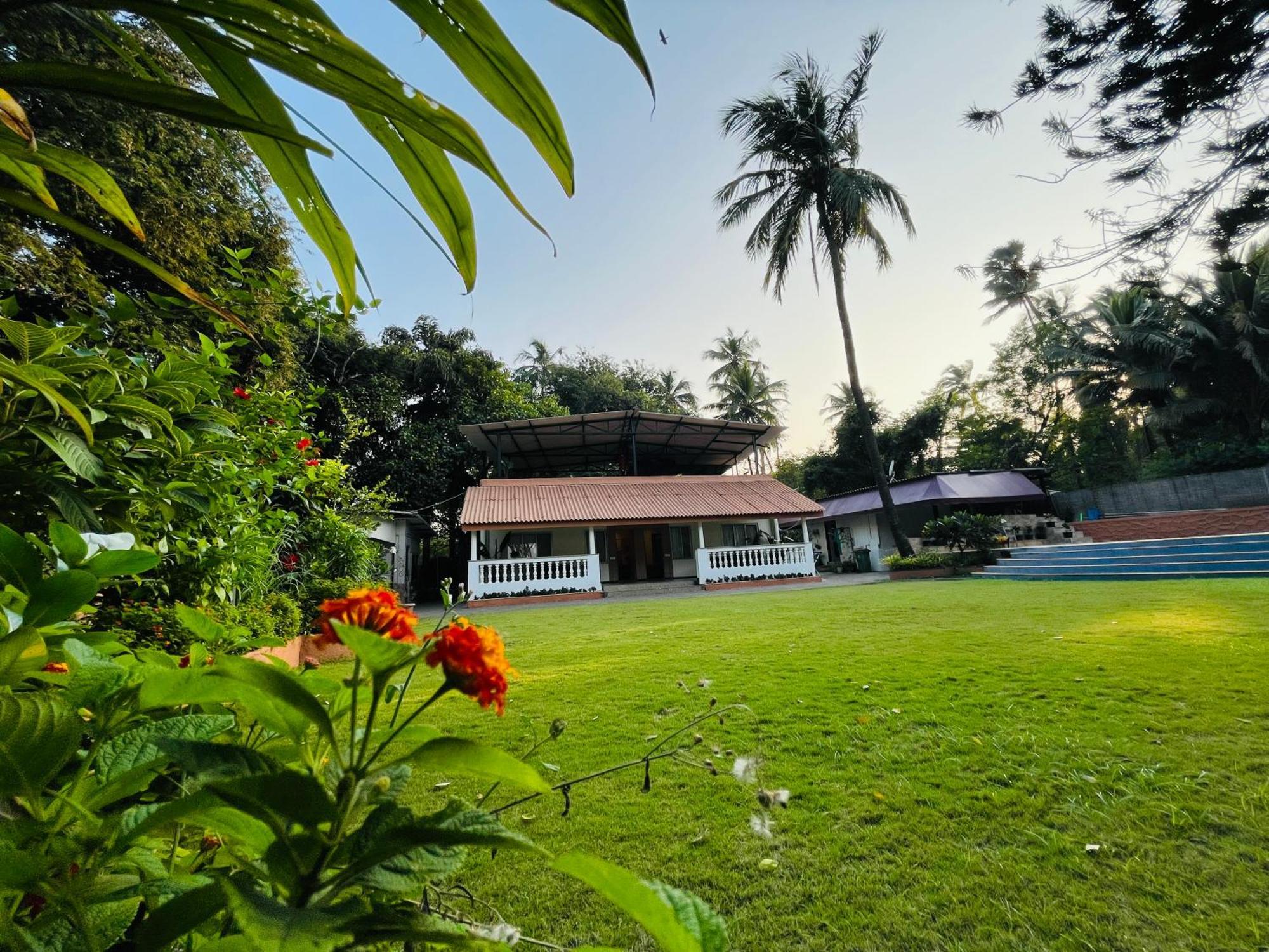 Villa By The Sea Mumbai Bagian luar foto